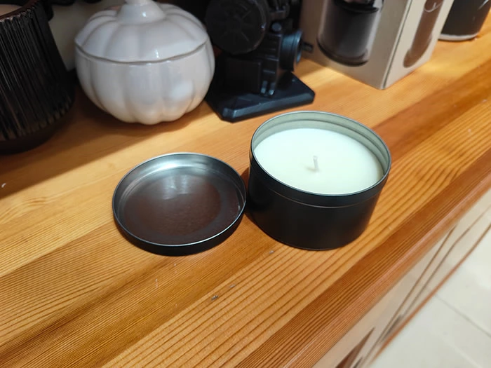 paraffin wax scented tin candle
